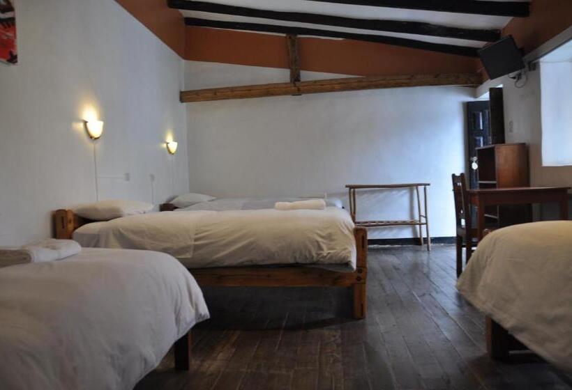 غرفة قياسية ثلاثية, Las Orquideas Ollantaytambo