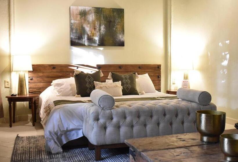 سوییت لوکس, Mansion San Miguel