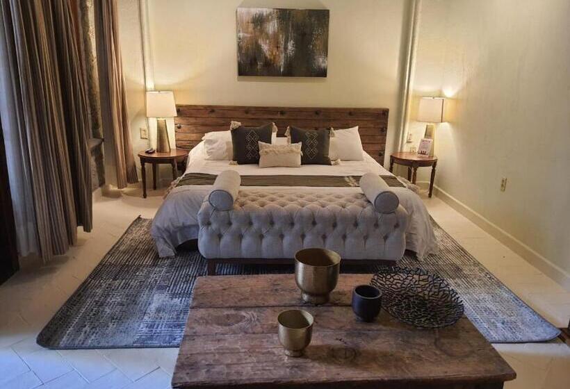 سوییت لوکس, Mansion San Miguel