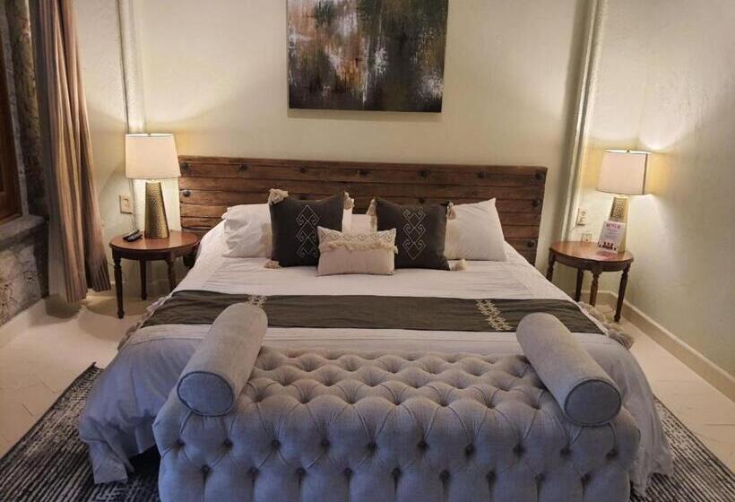 سوییت لوکس, Mansion San Miguel