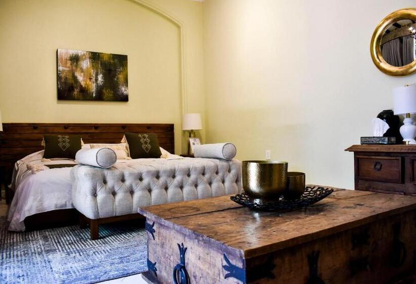 سوییت لوکس, Mansion San Miguel