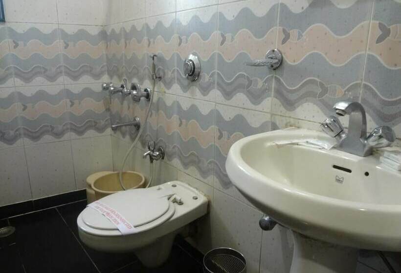 غرفة ديلوكس ثلاثية, Ripon Palace