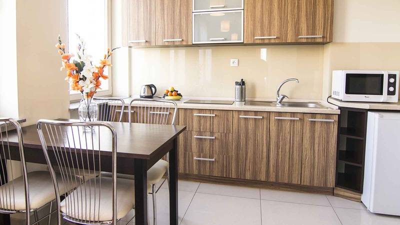 סטודיו דלוקס, Lux Apart