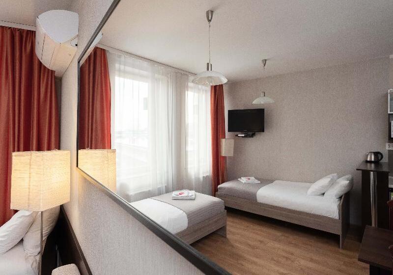 סטודיו דלוקס, Lux Apart