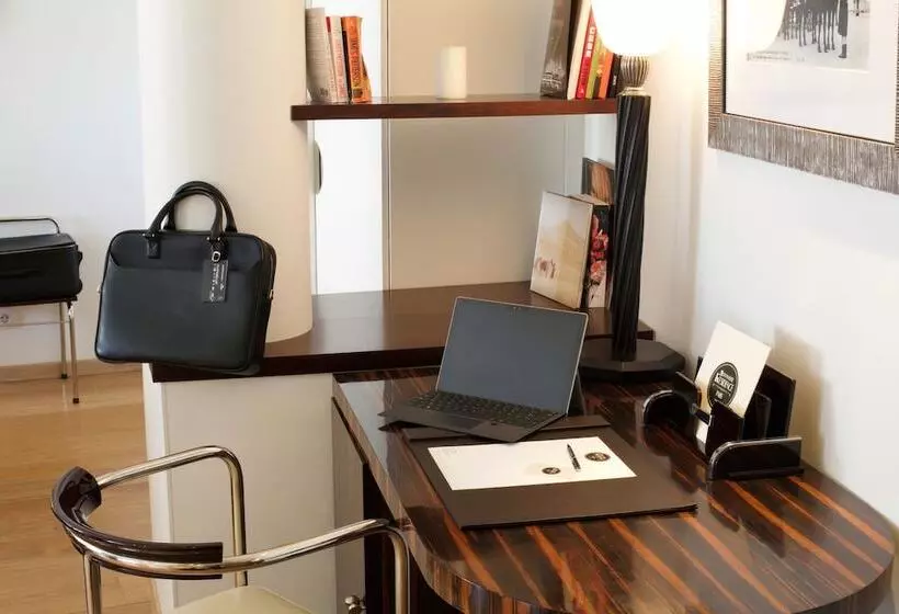 １ベッドルームのデラックスアパートメント, Montmartre Residence