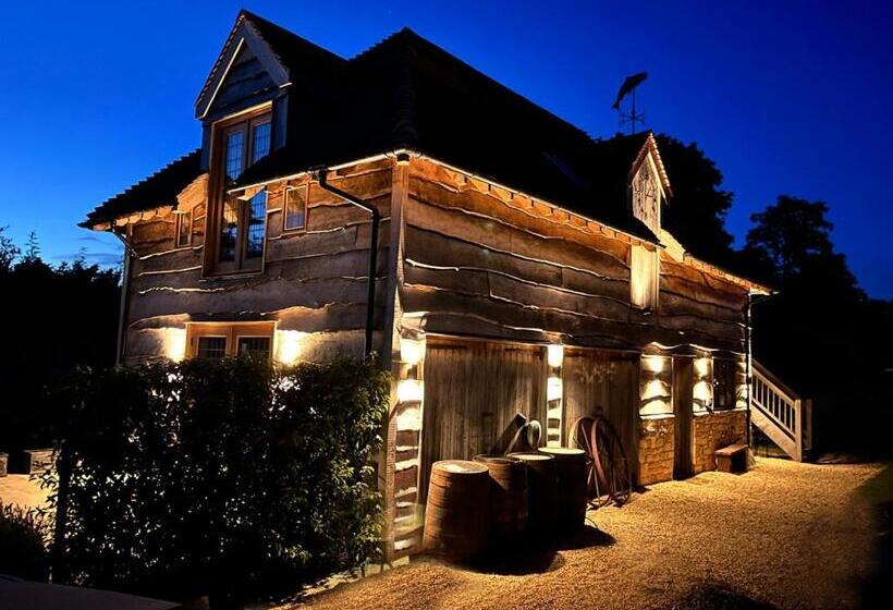 キングサイズベッドのスーペリアルーム, Abbots Grange Manor House