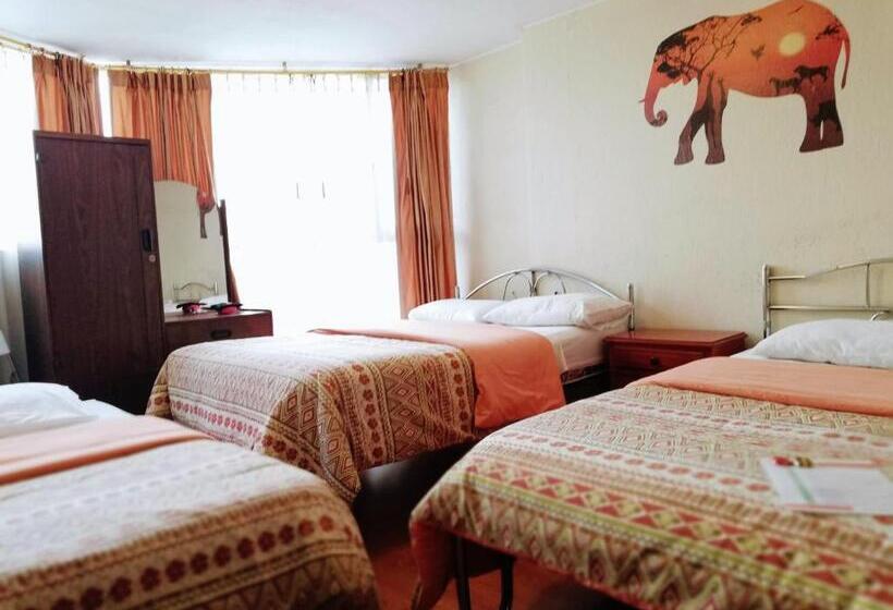 스탠다드 트리플 룸, Hostal Capri