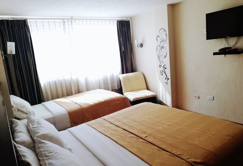 غرفة قياسية ثلاثية, Hostal Capri