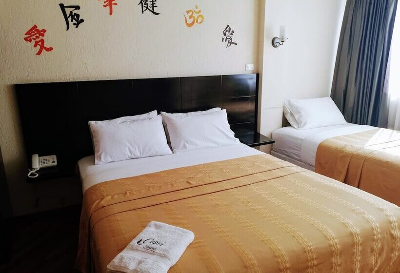 스탠다드 트리플 룸, Hostal Capri