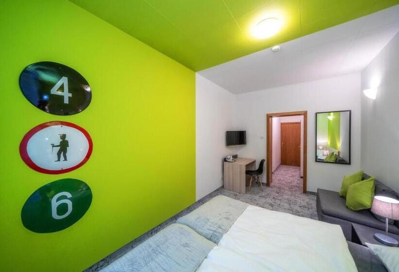 标准间, Gronie Ski & Bike