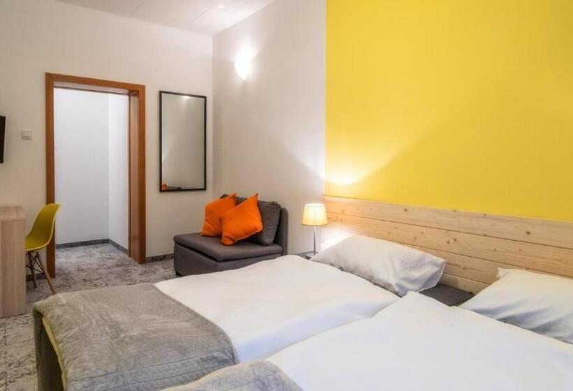 标准间, Gronie Ski & Bike