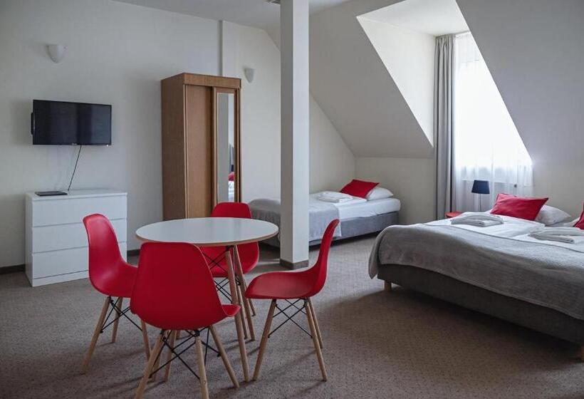 四人标准间, Gronie Ski & Bike