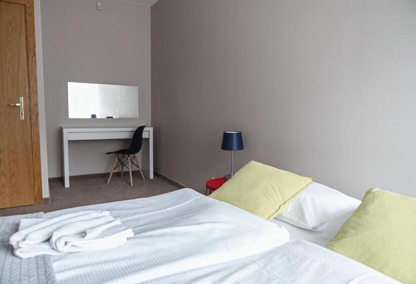 标准工作室, Gronie Ski & Bike