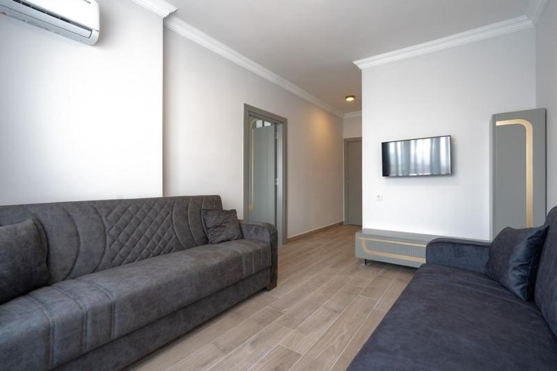 جناح, Gurses Life