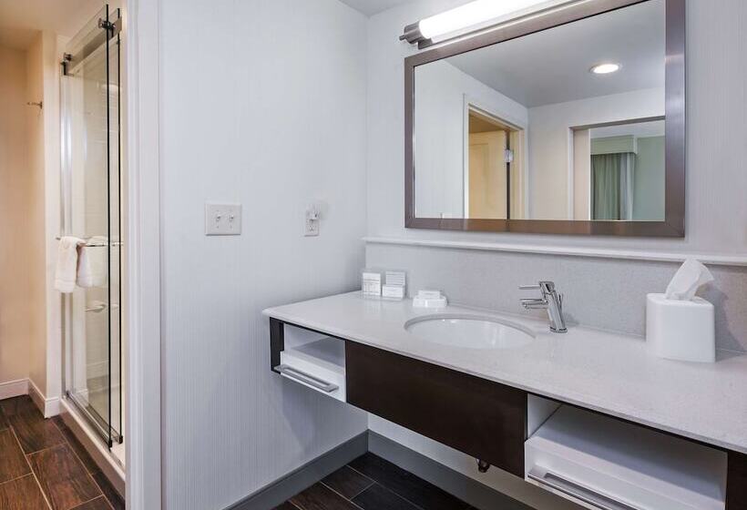 غرفة قياسية سرير كينج, Hampton Inn & Suites Claremore