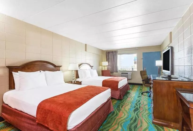 ２ダブルベッドのスタンダードルーム, Howard Johnson By Wyndham Virginia Beach At The Beach
