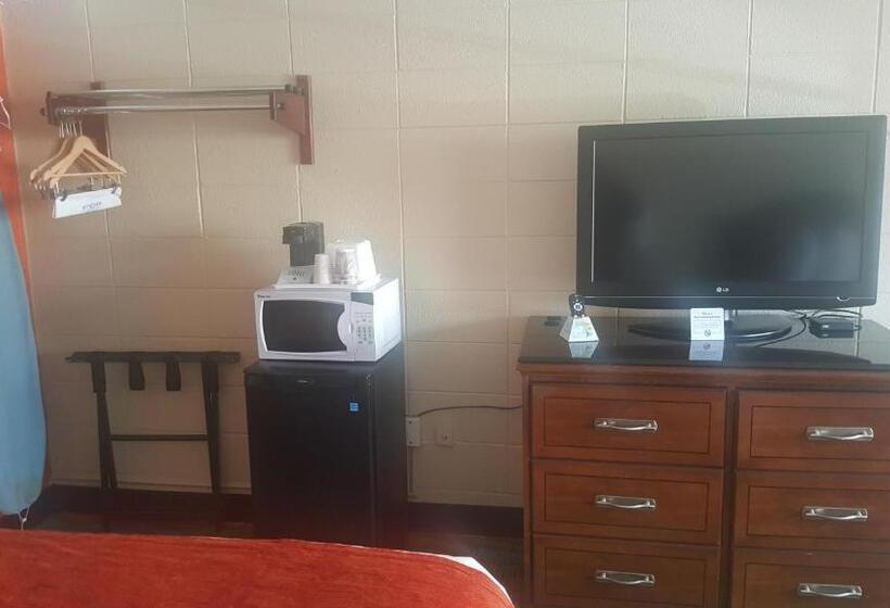 غرفه قياسيه سريرين مزدوجين, Howard Johnson By Wyndham Virginia Beach At The Beach