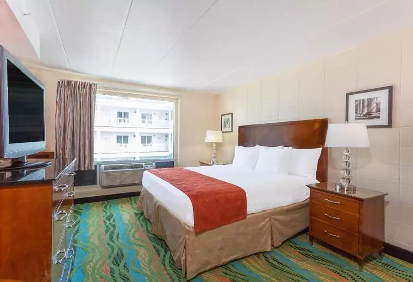 キングサイズベッドのスタンダードルーム, Howard Johnson By Wyndham Virginia Beach At The Beach
