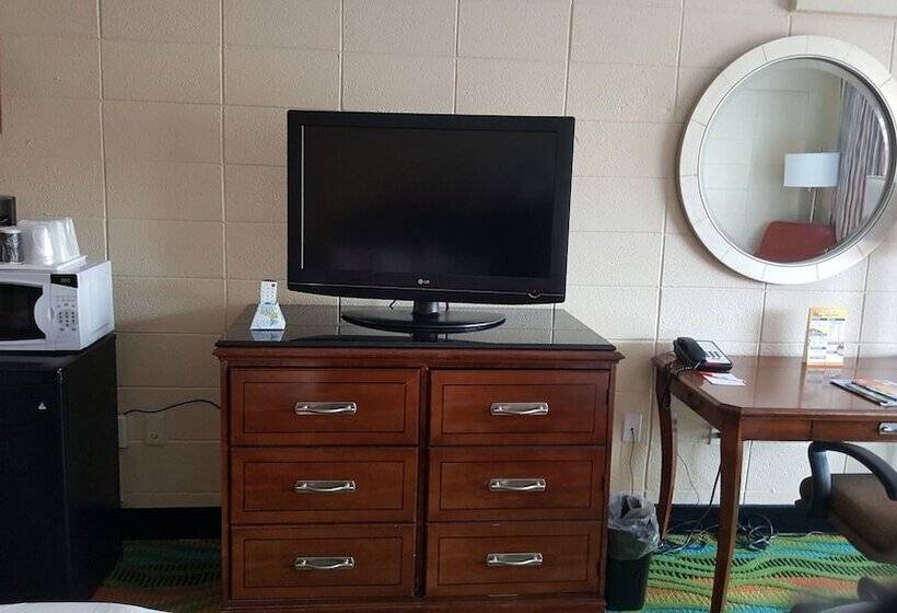 Номер Стандарт 2 Двуспальные Кровати, Howard Johnson By Wyndham Virginia Beach At The Beach