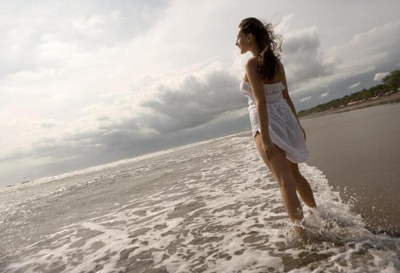 Вилла 3 Спальни с Бассейном, Lotus Tirta Seminyak