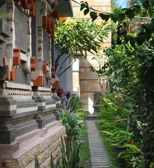 Вилла 3 Спальни с Бассейном, Lotus Tirta Seminyak