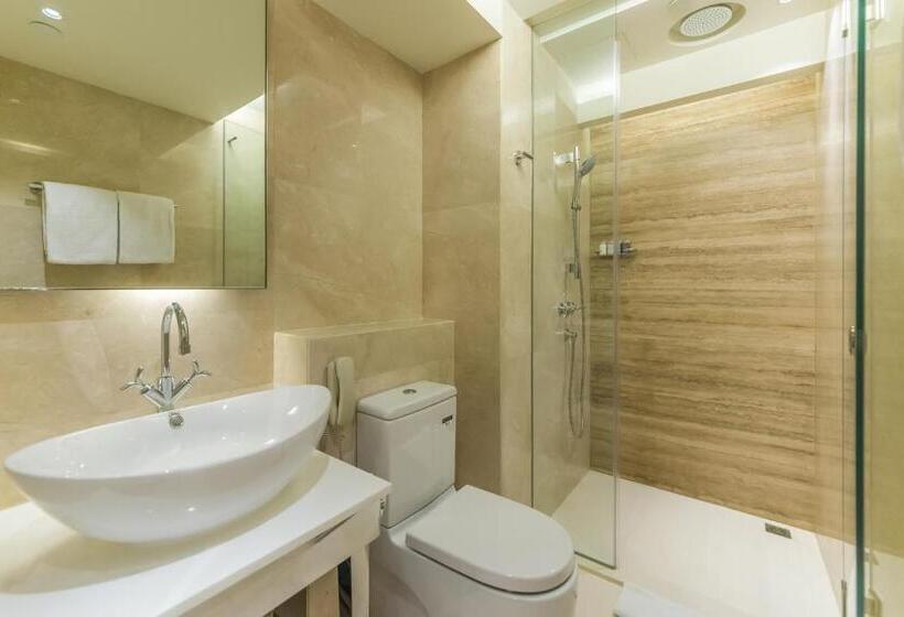 اتاق استاندارد, Pravo Hong Kong