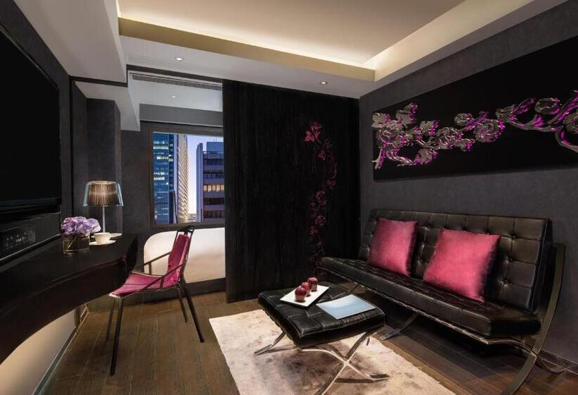 سوییت لوکس, Pravo Hong Kong