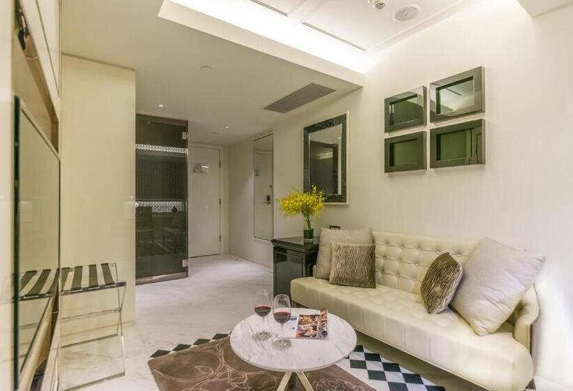 سوییت لوکس, Pravo Hong Kong