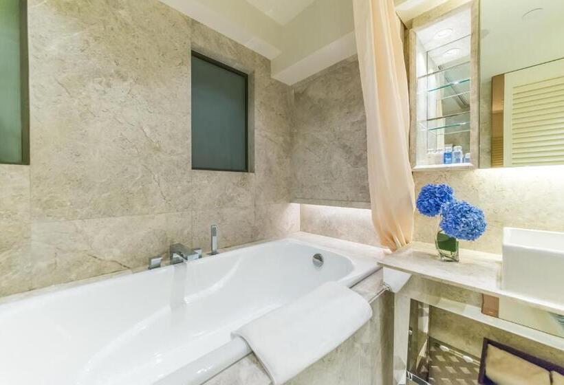 سوئیت پریمیوم, Pravo Hong Kong