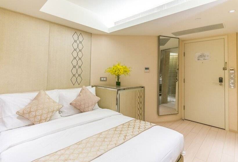 اتاق سوپریور, Pravo Hong Kong