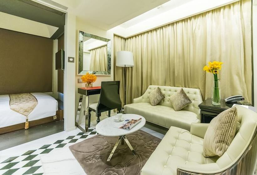 سوییت لوکس, Pravo Hong Kong