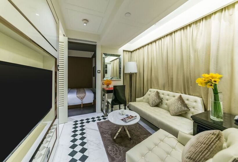 سوییت لوکس, Pravo Hong Kong