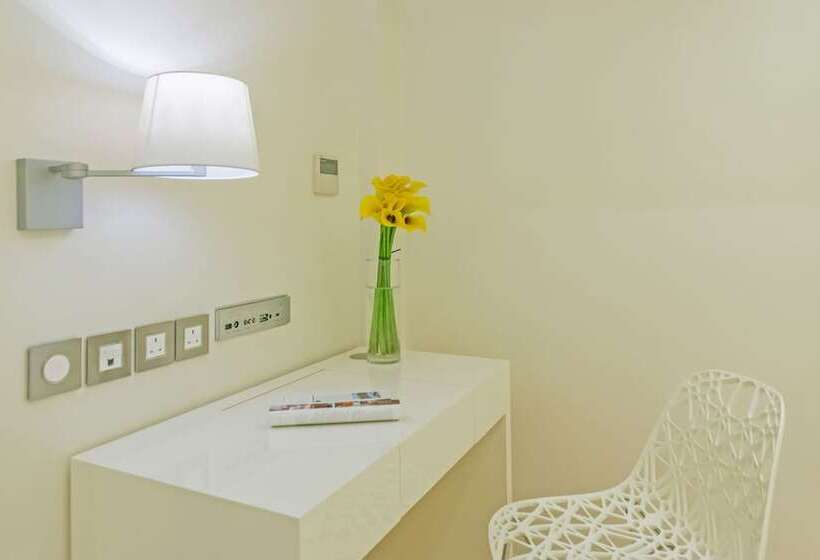 اتاق استاندارد, Pravo Hong Kong