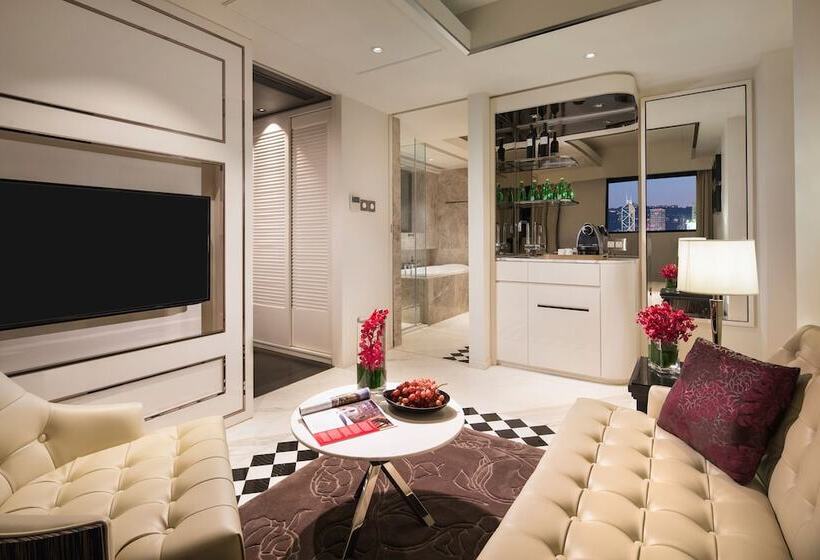 سوئیت پریمیوم, Pravo Hong Kong