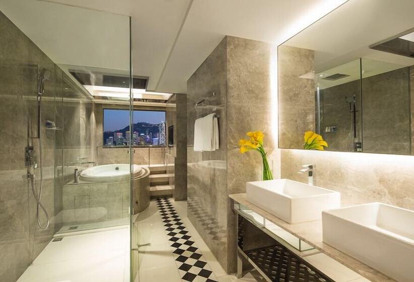 سوئیت پرزیدنت, Pravo Hong Kong