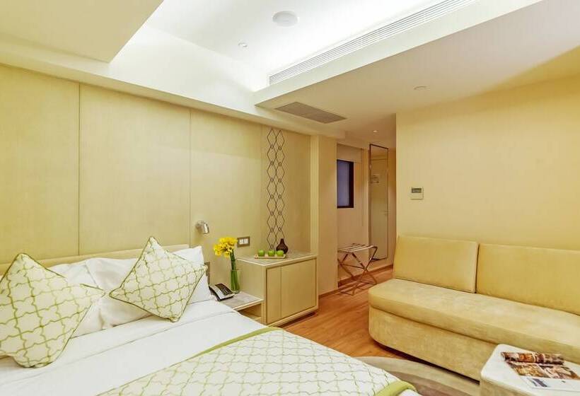 اتاق سوپریور, Pravo Hong Kong