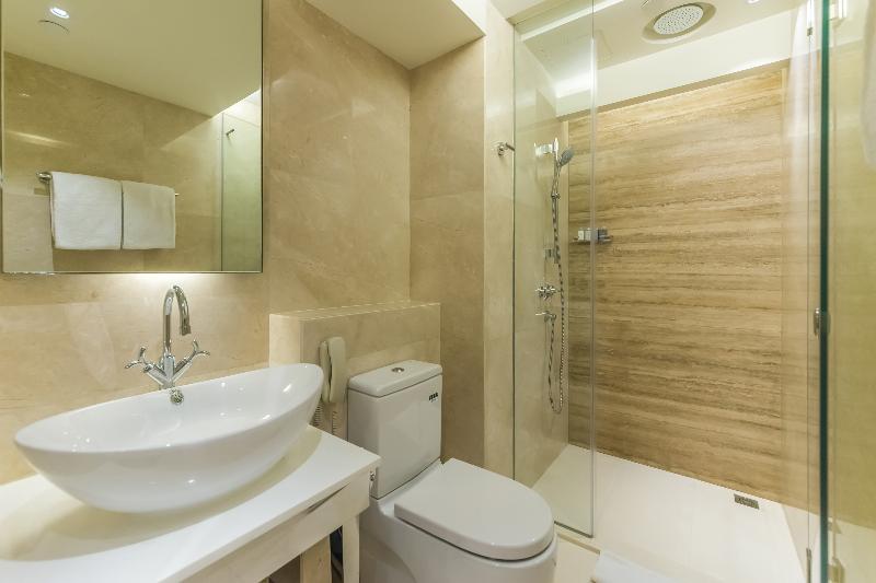 اتاق استاندارد, Pravo Hong Kong