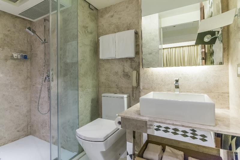 سوییت لوکس, Pravo Hong Kong