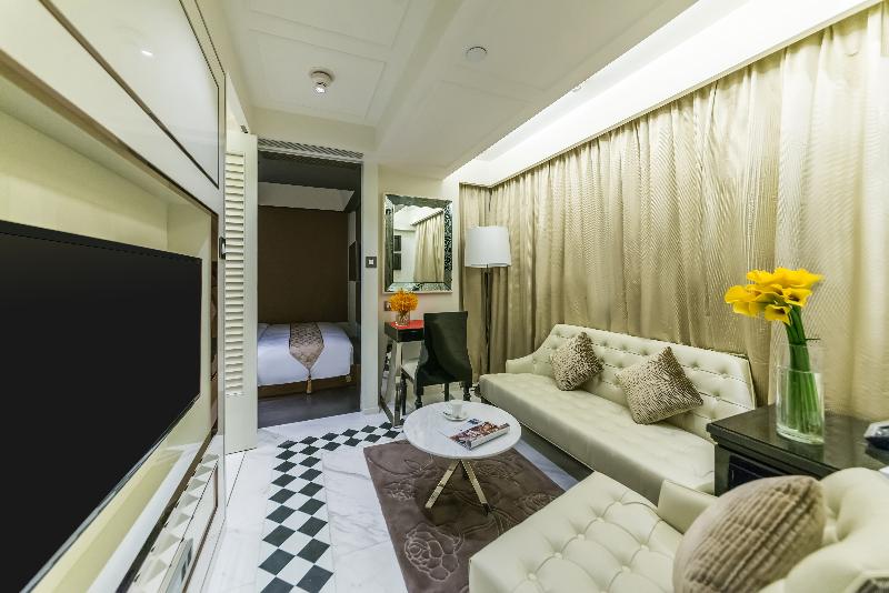 سوییت لوکس, Pravo Hong Kong