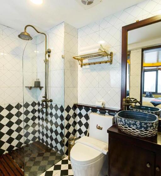 اتاق لوکس با چشم‌انداز شهر, Sapa House