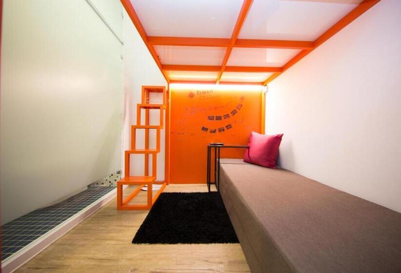 اتاق استاندارد, Sleepbox Hostel