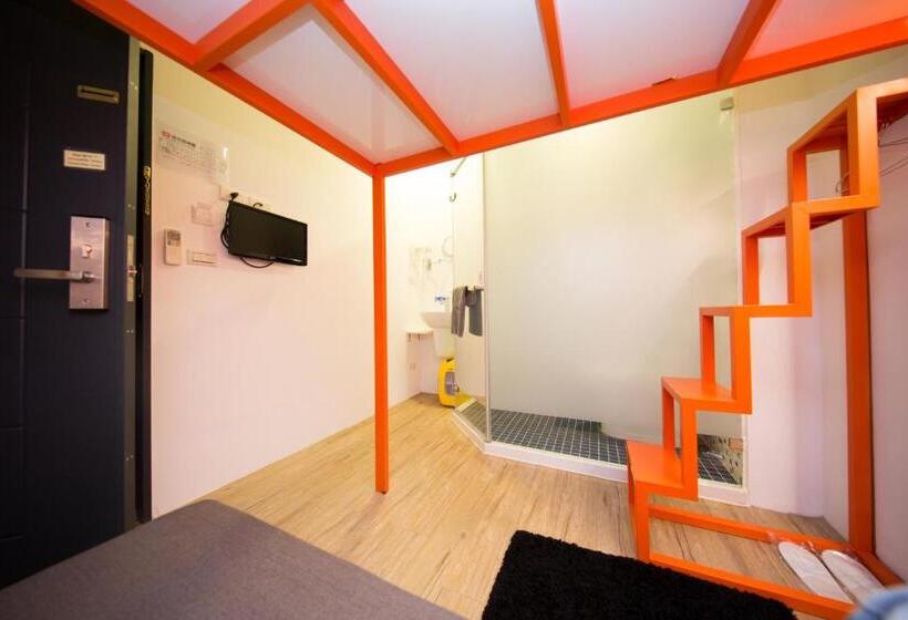 اتاق استاندارد, Sleepbox Hostel
