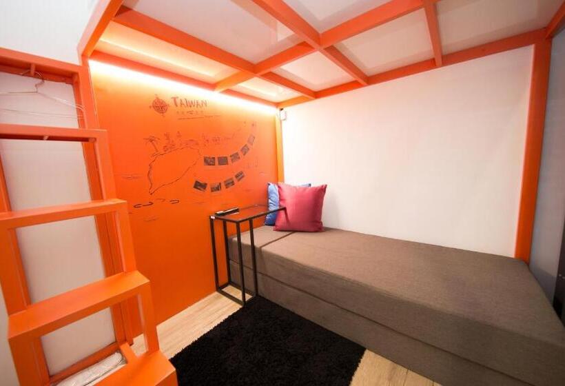 اتاق استاندارد, Sleepbox Hostel