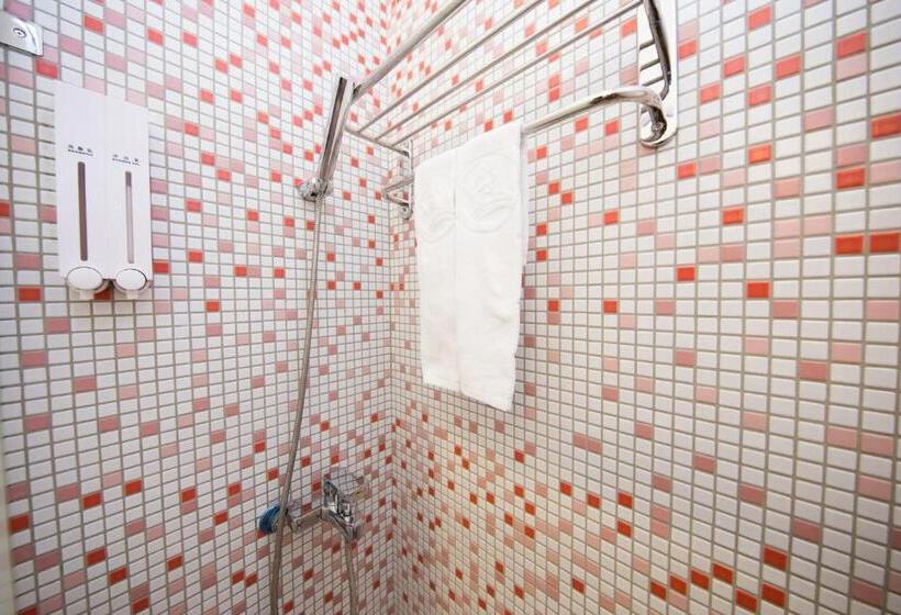 اتاق اکونومی با حمام مشترک, Sleepbox Hostel