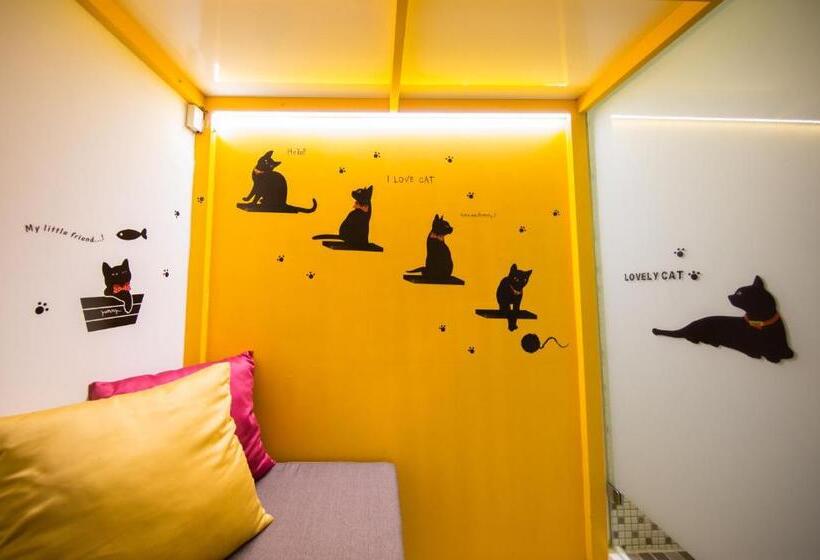 اتاق اکونومی با حمام مشترک, Sleepbox Hostel