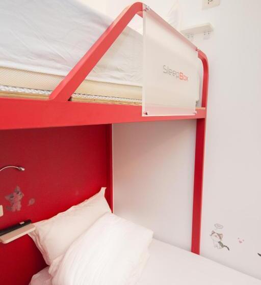 اتاق اکونومی, Sleepbox Hostel