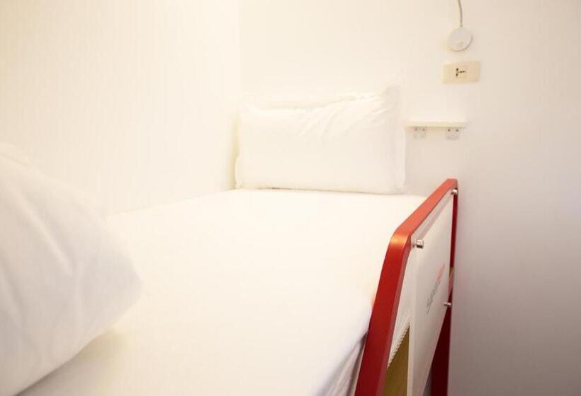 اتاق اکونومی, Sleepbox Hostel