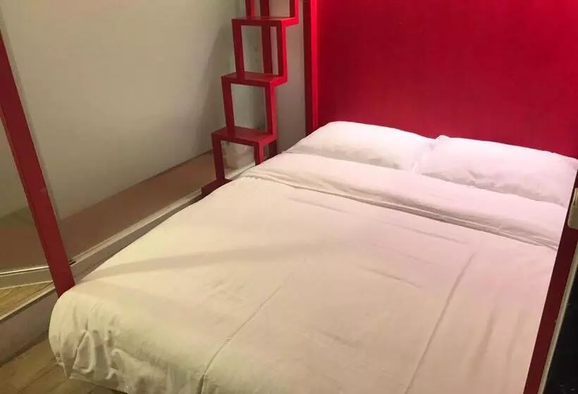 اتاق استاندارد چهار تخته, Sleepbox Hostel