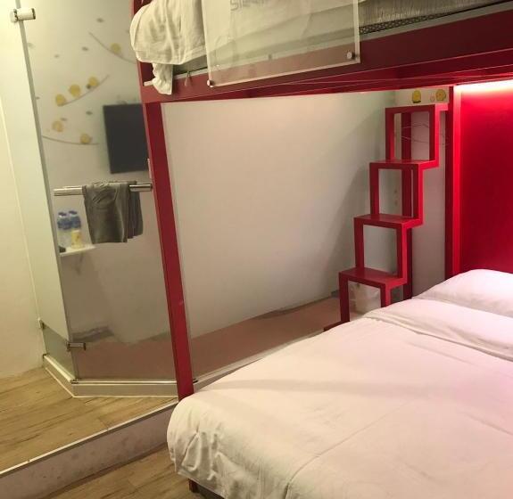 اتاق استاندارد چهار تخته, Sleepbox Hostel