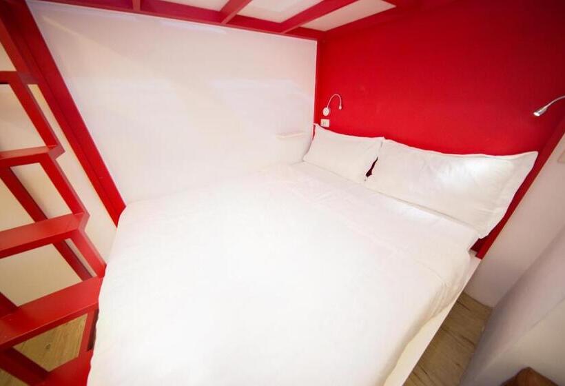 Economy Quadruple Room, Sleepbox Hostel